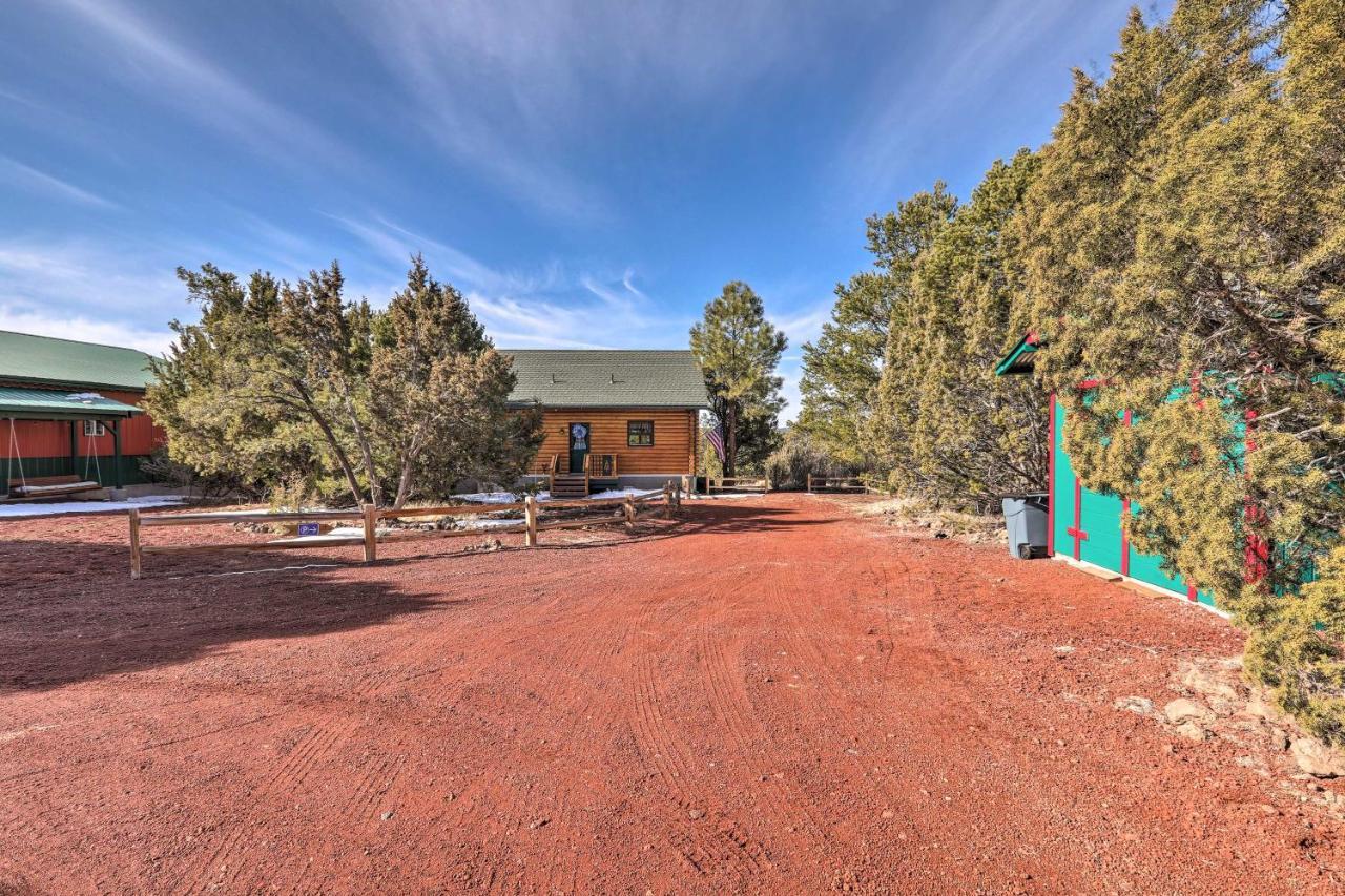 Quaint Williams Cabin Near Grand Canyon Экстерьер фото