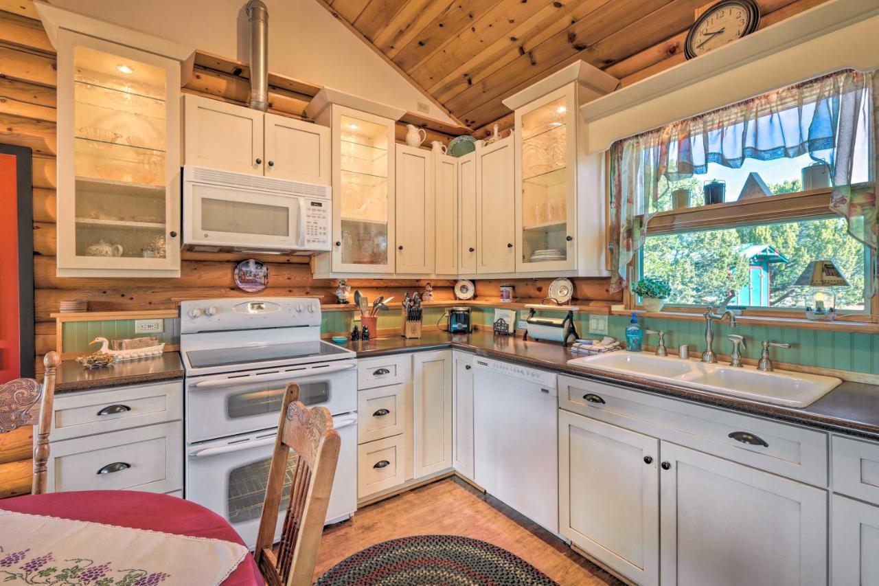 Quaint Williams Cabin Near Grand Canyon Экстерьер фото